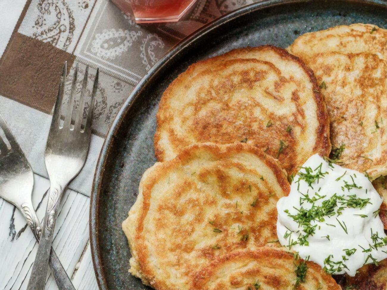 Овсяноблины готовятся на сухой сковороде