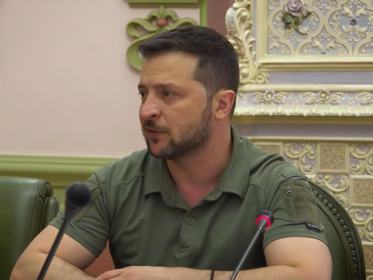 Для Украины нужно, чтобы "зерновой коридор" действовал, отметил Зеленский