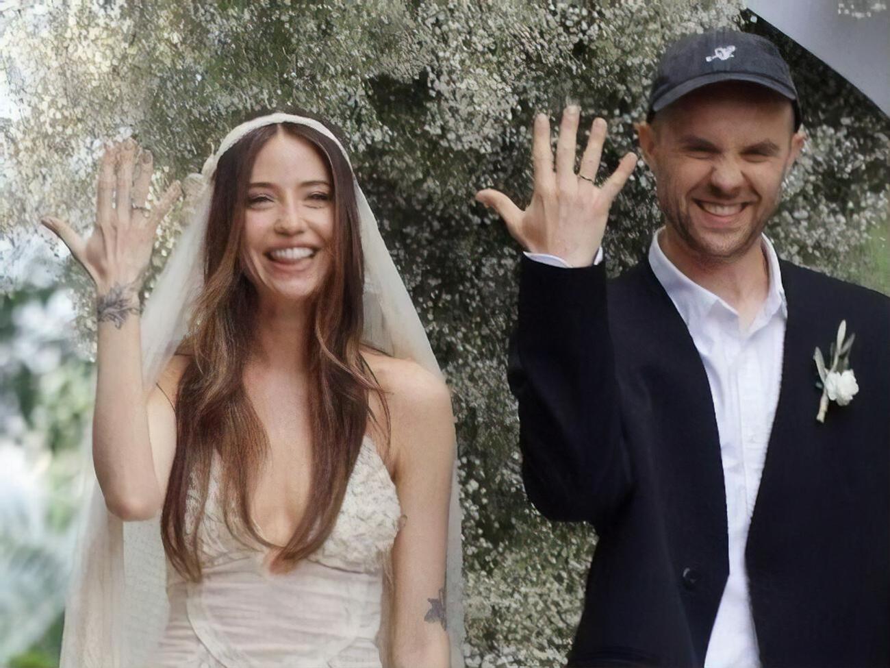 Кацурин&nbsp;&ndash; второй муж Дорофеевой. Она&nbsp;&ndash; его третья жена