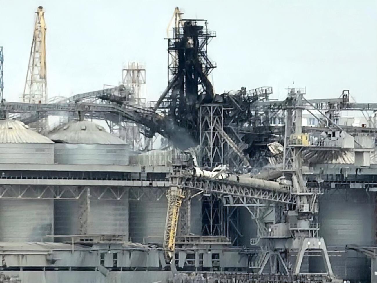 Для полноценного восстановления атакованных Россией зерновых терминалов понадобится не менее года, заявили в Минагрополитики Украины