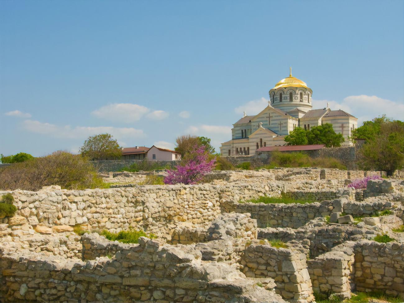 Оккупантам поставлена задача доказать, что история Херсонеса якобы имеет связь с российской историей