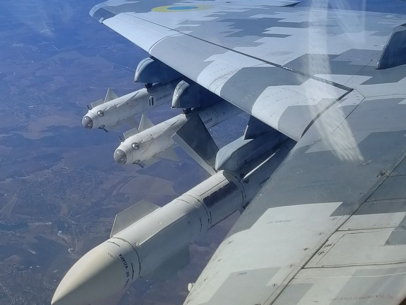 Українські пілоти здійснили низку бойових вильотів і завдали п'яти ударів по районах скупчення російських окупантів