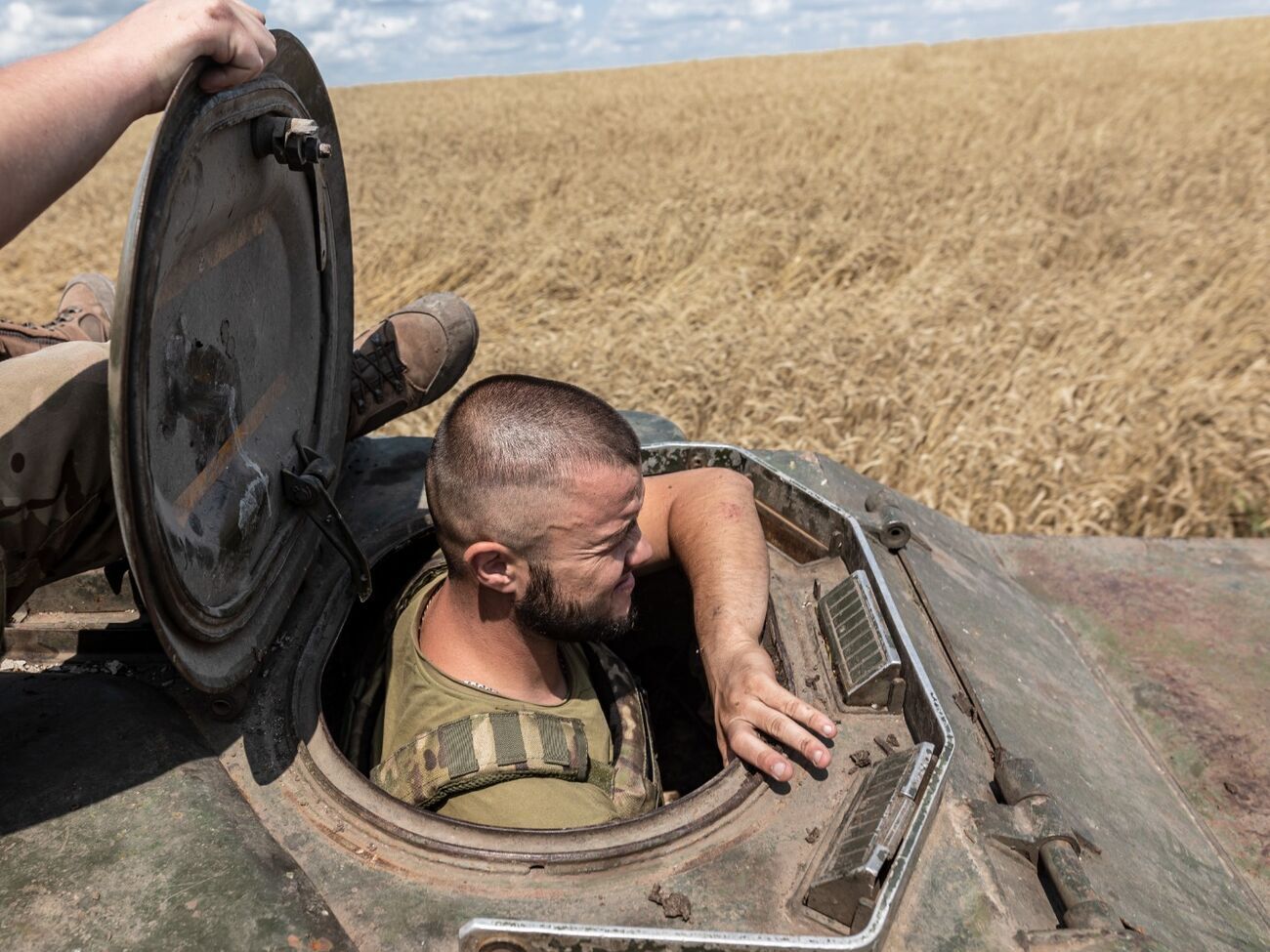 За даними Тарнавського, сили оборони ліквідували вісім складів боєприпасів ворога