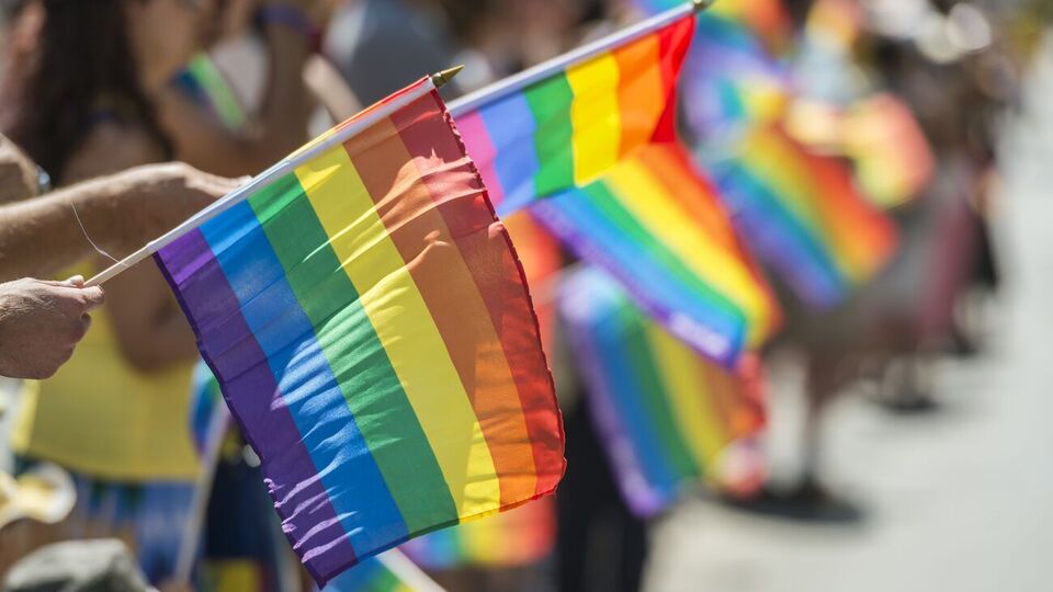 53% украинцев согласны с утверждением, что у ЛГБТ-людей должно быть право на гражданские партнерства