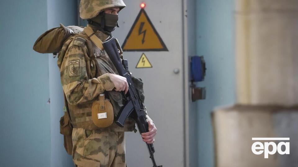 Окупанти вивозять українських підлітків на "військові збори"