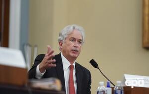 Бернс: Якщо й коли українці досягнуть нових успіхів на полі бою, я думаю, це приведе до того, що дедалі більше і більше росіян серед еліти і поза елітою зважатимуть на критику щодо війни