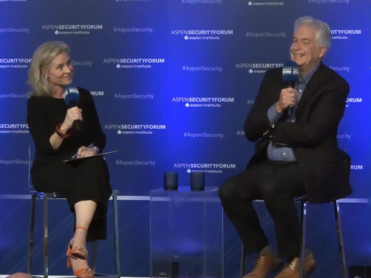 По данным Бернса, у Суровикина "немного" свободы передвижения