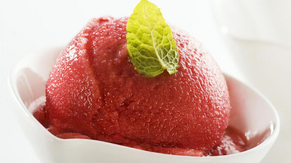 Сорбет нужно замораживать шесть-семь часов