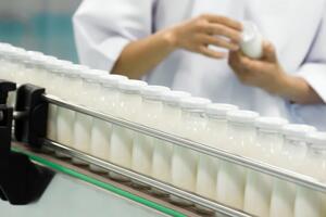 В Союзе молочных предприятий Украины считают, что существуют группы влияния, которые не хотят видеть Украину конкурентом после вступления в ЕС, и именно они поднимают тему запрета