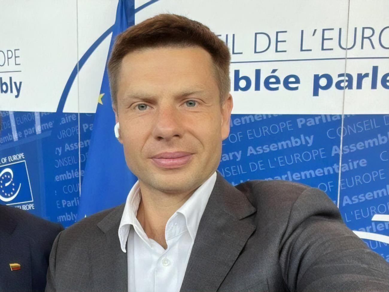 Зеленскому нельзя увольнять ключевого посла в ключевой стране лишь потому, что он не сказал, что Владимир Александрович – милейший президент в мире