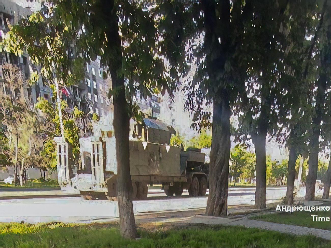 Россияне усилили патрулирование Мариуполя и активно перебрасывают технику