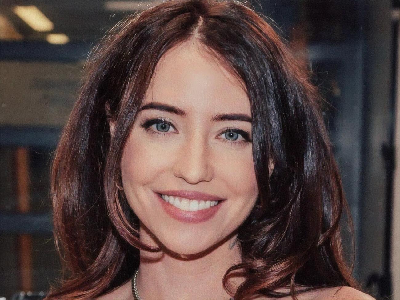 Дорофєєва на своєму весіллі була у фаті ручної роботи від The Coat