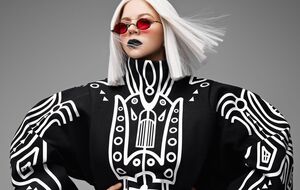 Жижченко: Кожен трек альбому піднімає свою проблематику: ПТСР на рівні нації, вимушений переїзд, втрату рідних, втрату дому, житла, призначення, роботи чи навіть власного простору