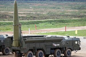 У розвідці США не знають, яку частину з 1900 одиниць тактичної ядерної зброї Путін має намір віддати Лукашенку – CNN