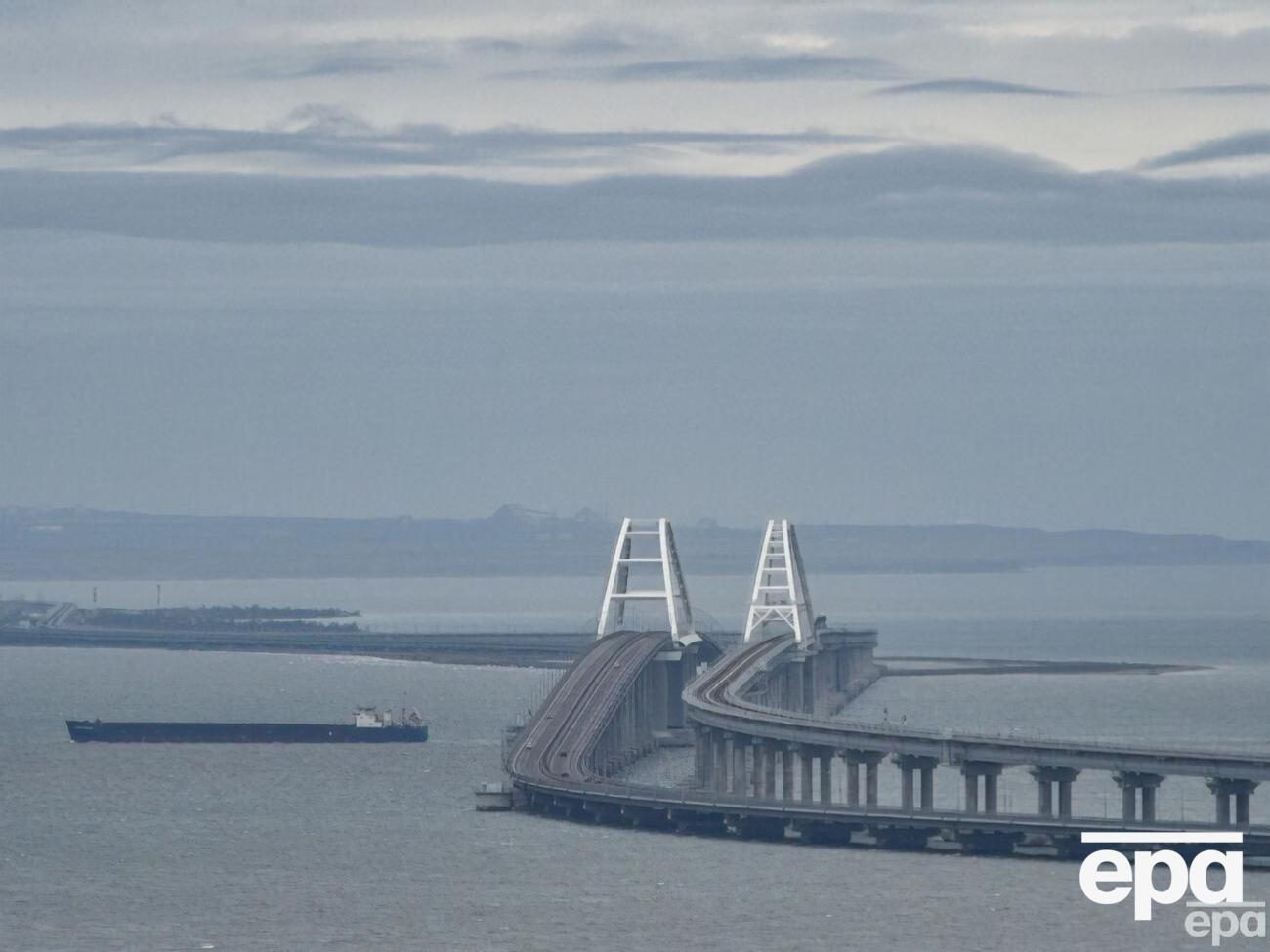 На Крымском мосту несколько раз происходили взрывы