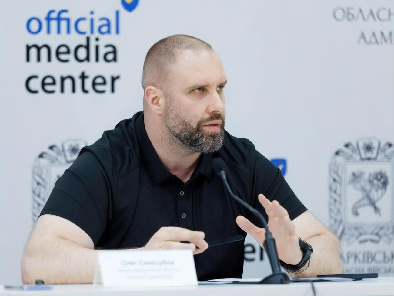 По словам Синегубова, оккупанты из артиллерии, минометов и с использованием авиации массово обстреляли ряд населенных пунктов Харьковской области