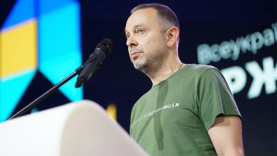 Гутцайт: Прапора й іншої символіки Росії і Білорусі там не буде