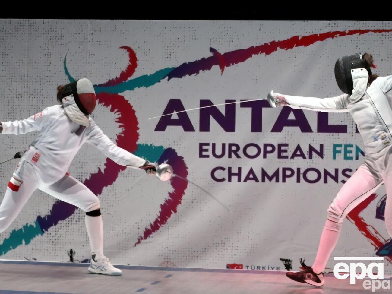 Збірна України була змушена відмовитися від участі у чотирьох із шести особистих турнірів через участь росіян і білорусів