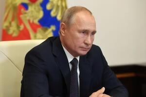 Путин перестал быть человеком, который в долгосрочной перспективе способен защищать интересы своего окружения, считает Шустер