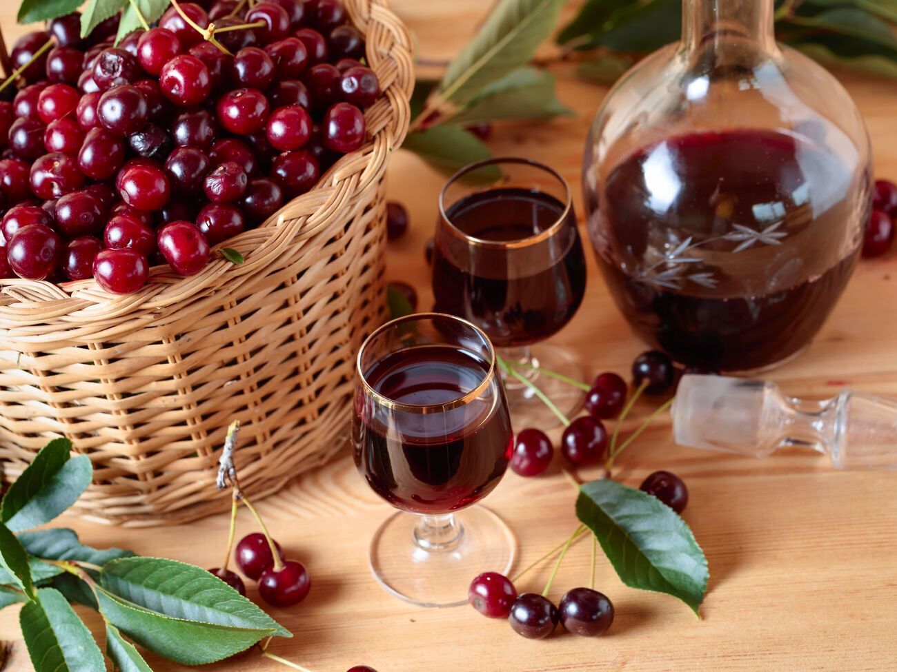 Готовится наливка достаточно долго. Она должна настояться как минимум два месяца