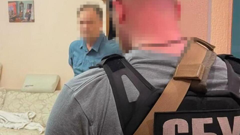 За даними джерел видання "ГОРДОН" у правоохоронних органах, нардепу Пономарьову оголошено підозру в держзраді