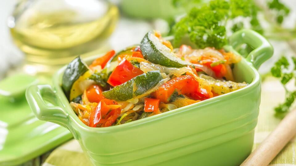 Суммарно овощи запекаются 40 минут