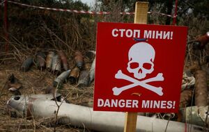 У ДСНС повідомили, що автомобіль підірвався на протитанковій міні