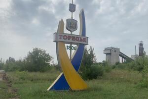 Торецк подвергся массированному обстрелу оккупантов 23 июля, один из снарядов попал рядом с пожарно-спасательной частью, отметили в ГСЧС