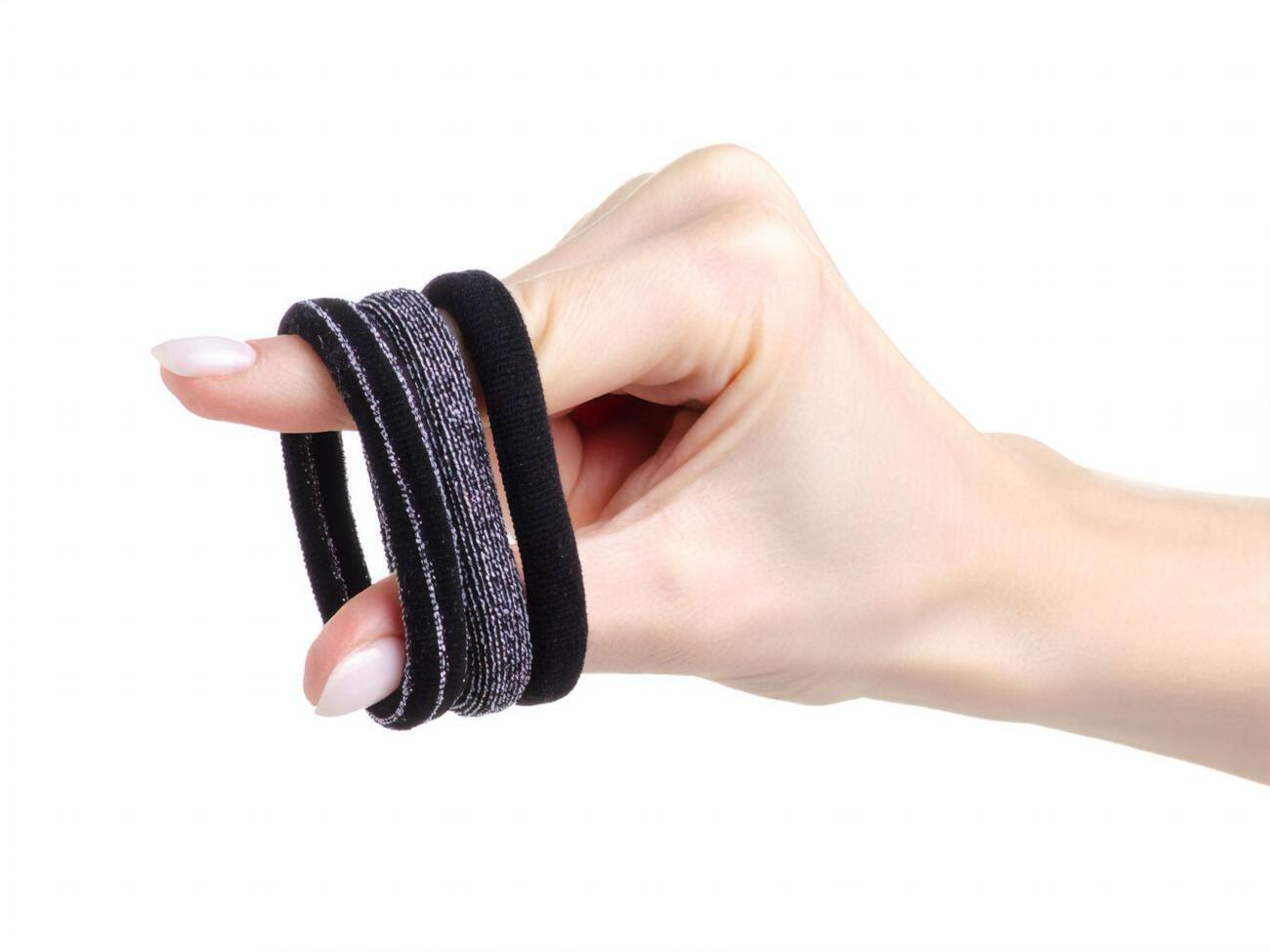 Резинки для волос не должны иметь элементы декора