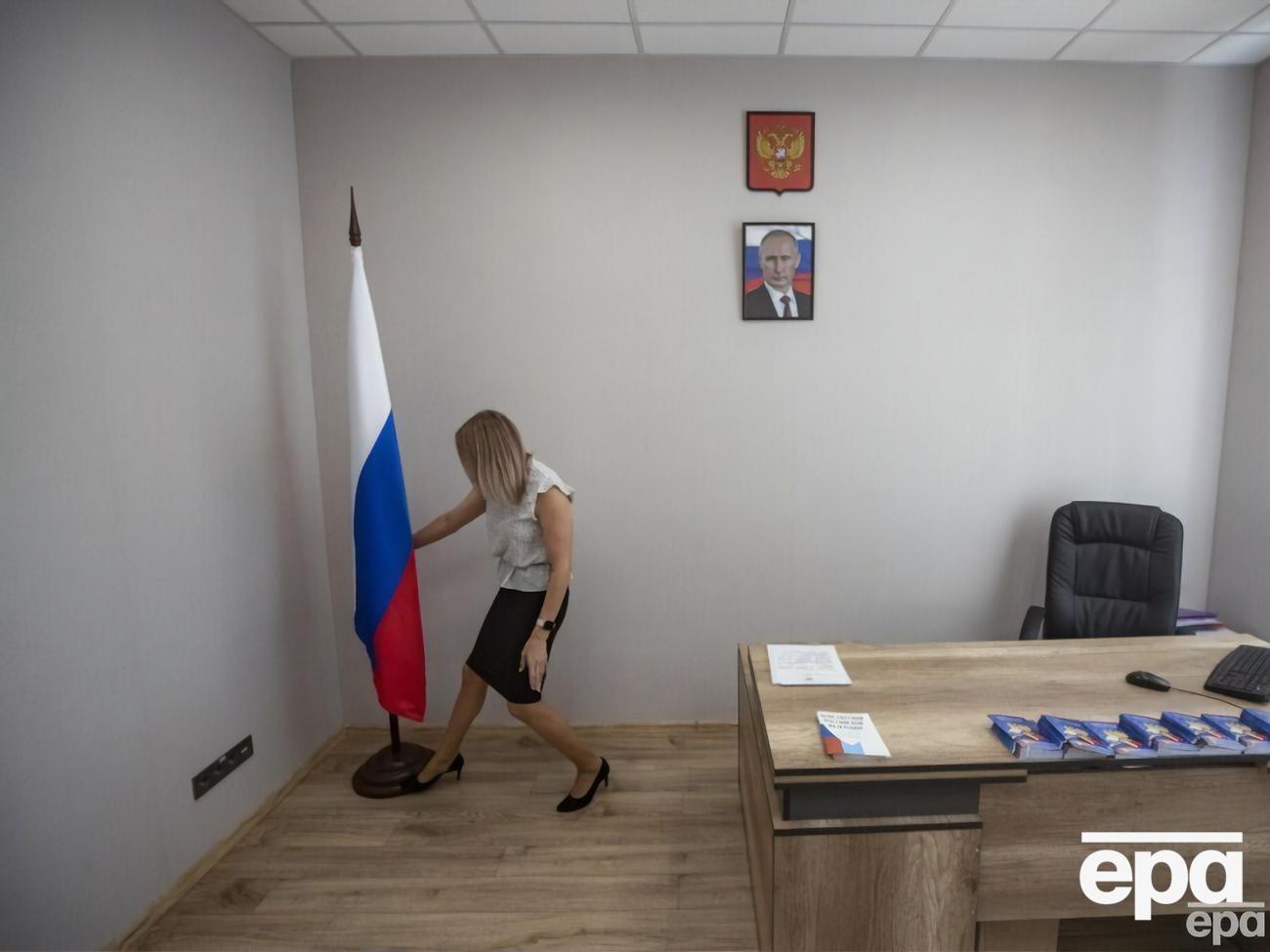 Коллаборанты на оккупированных территориях Украины нервничают в ожидании увольнений, выяснили в ЦНС