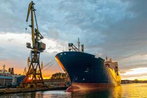 У портах Азербайджану й Туркменістану судноплавство не збільшилося