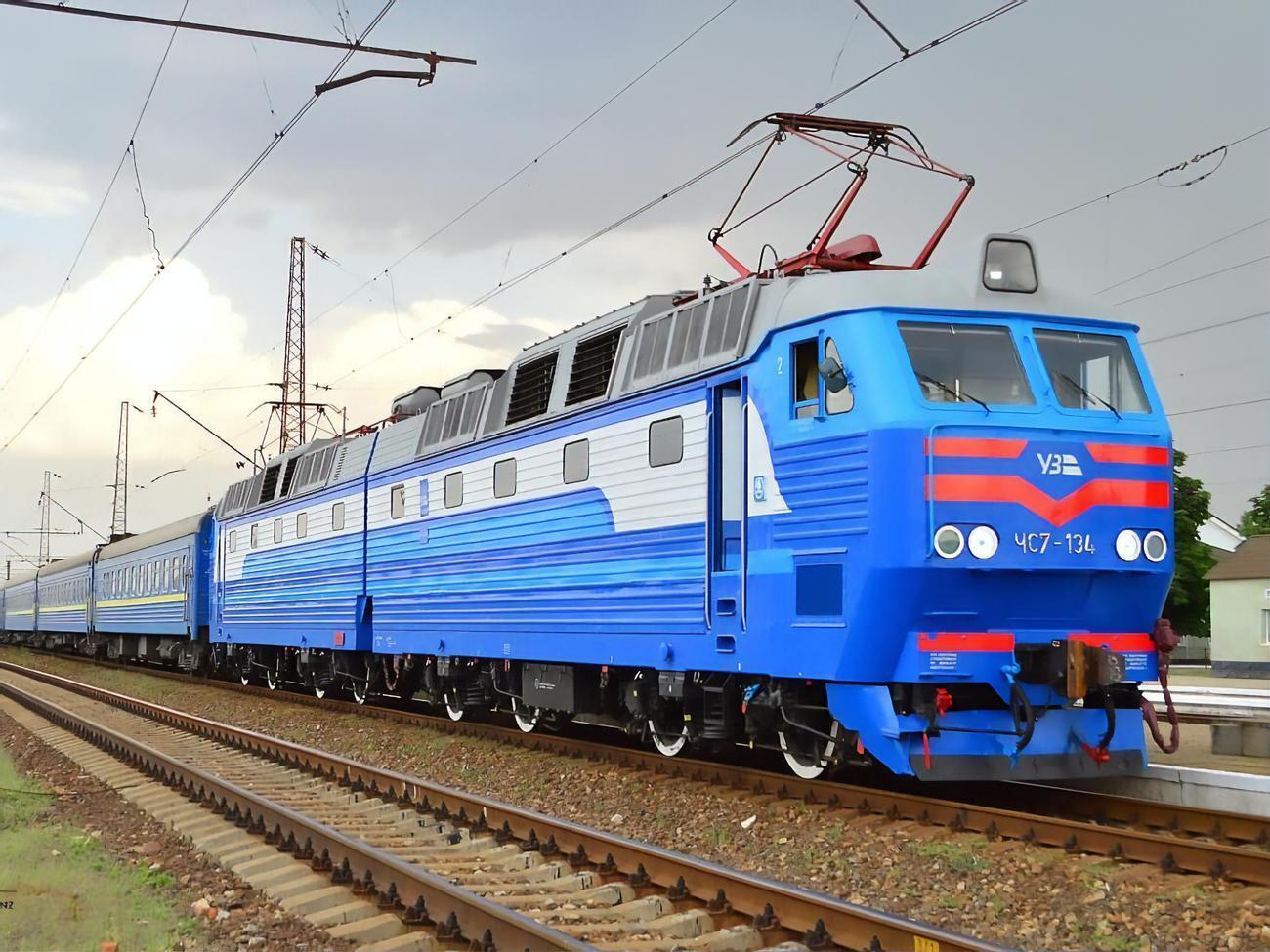 Через обстріли низку поїздів пустили в об'їзд