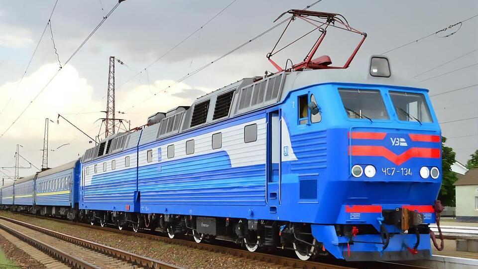 Через обстріли низку поїздів пустили в об'їзд