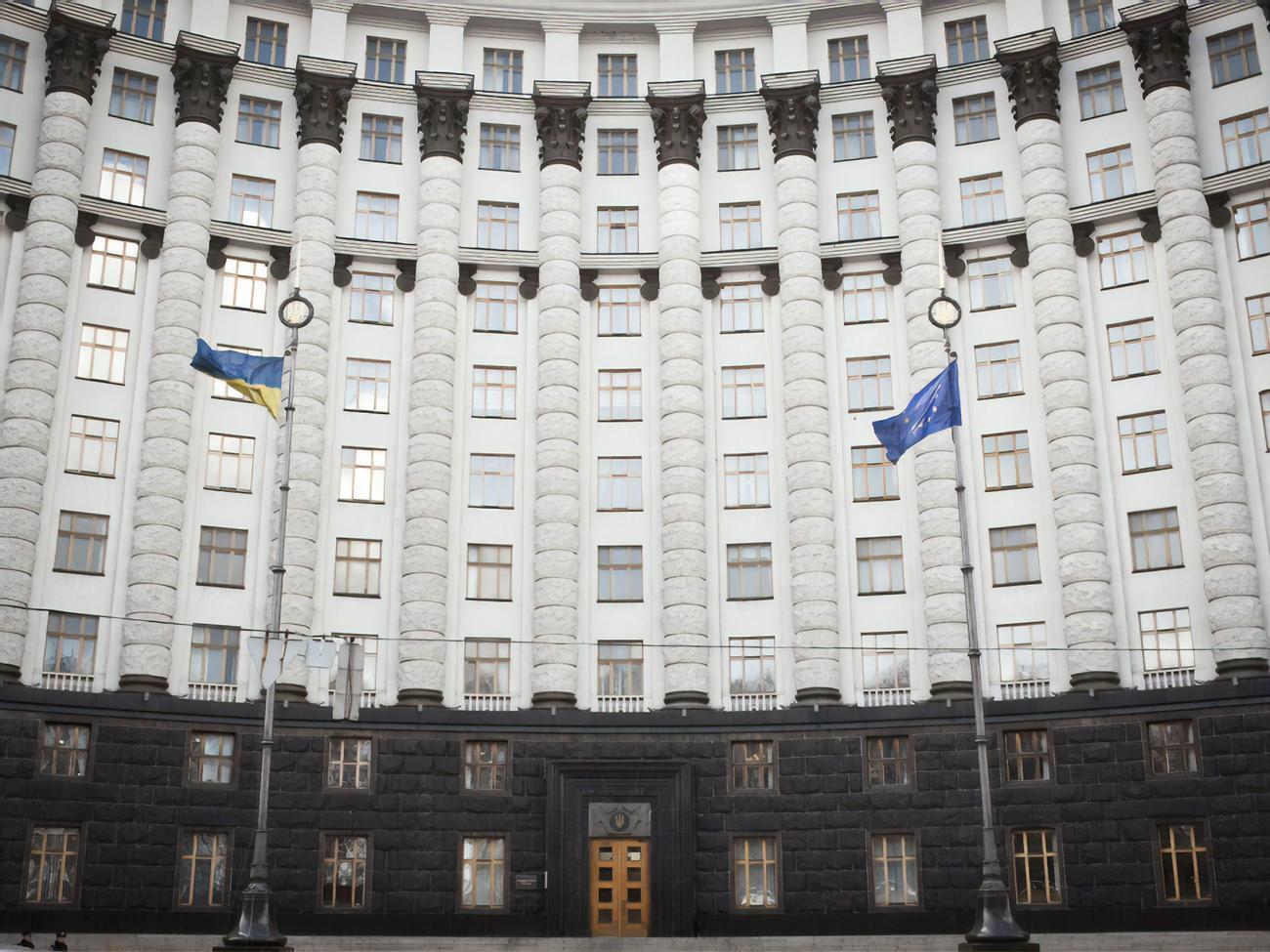 В последний квартал 2023 года Украина войдет с новым правительством, пишет издание