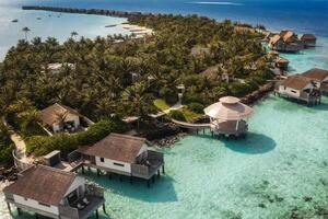 Стоимость проживания на двоих за одну ночь в Waldorf Astoria Maldives варьируется от 100 тыс. до 323 тыс. грн, также в отеле есть позиция за более чем 1 млн грн за одну ночь, отметили СМИ