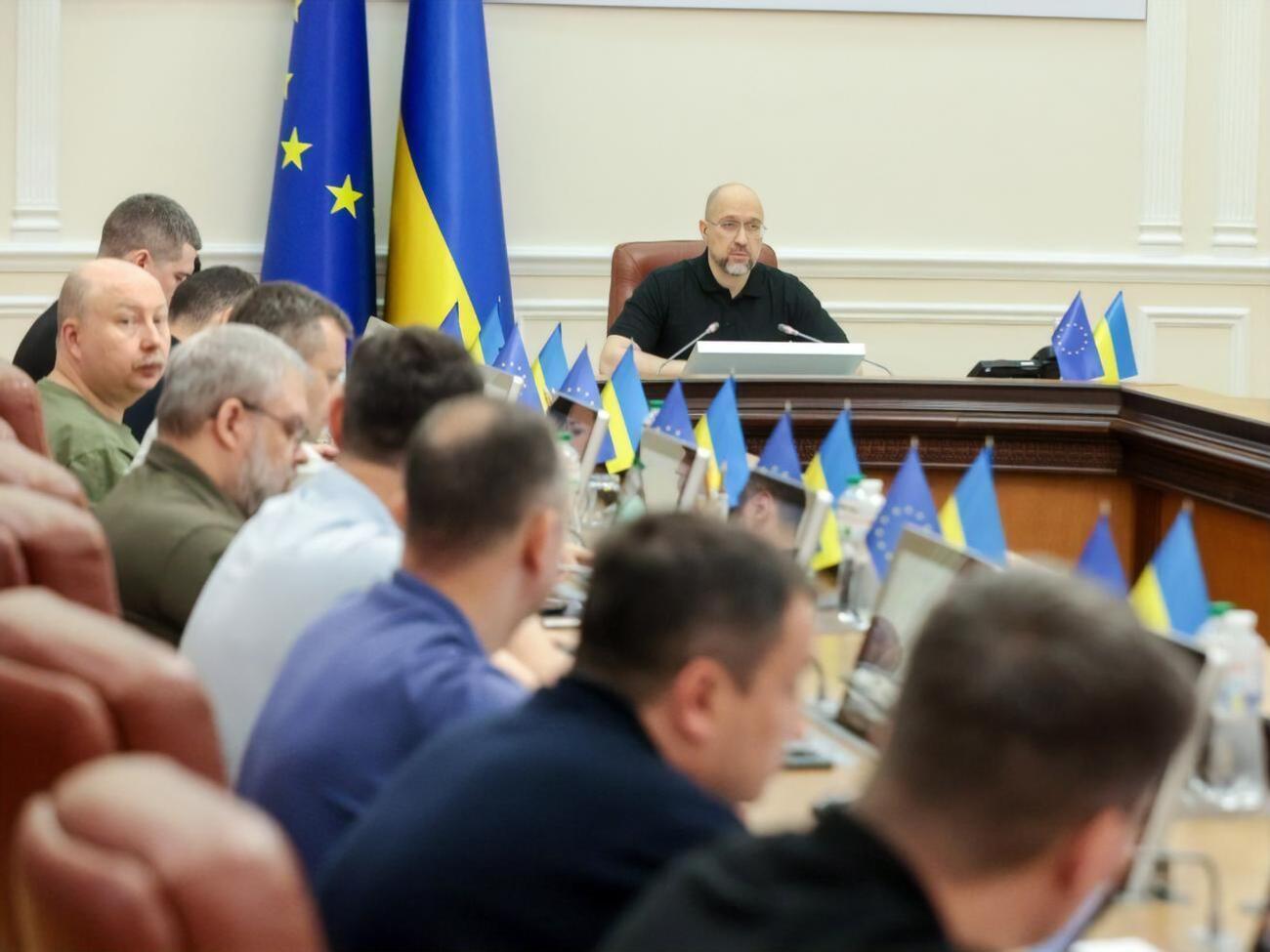 Кабмін України виділив регіонам на відновлення вже понад 25 млрд грн, зазначив на засіданні уряду Шмигаль