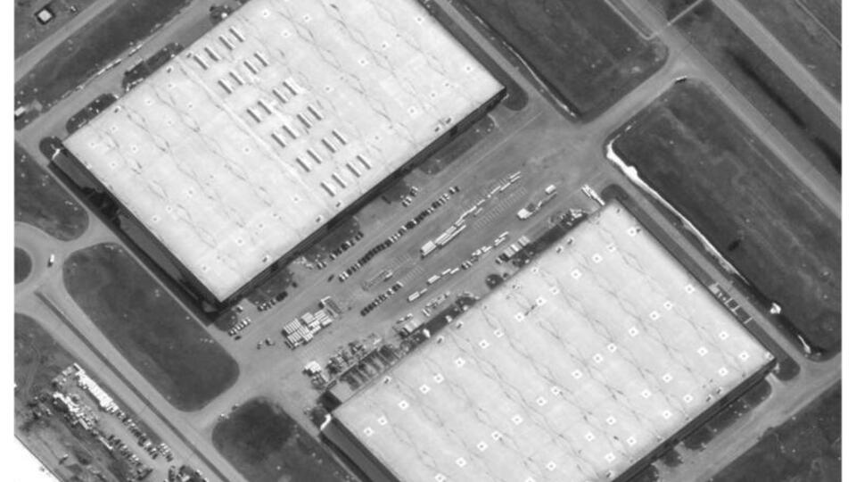 На супутниковому знімку компанії Maxar показано майданчик у Татарстані, де будують завод із виробництва безпілотників