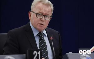 По словам Войцеховского, Евросоюз готов содействовать экспорту всего украинского зерна по так называемым дорогам солидарности