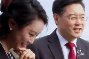 Цинь Ган давал интервью гонконгской журналистке Фу Сяотянь в марте прошлого года, в ноябре она родила сына