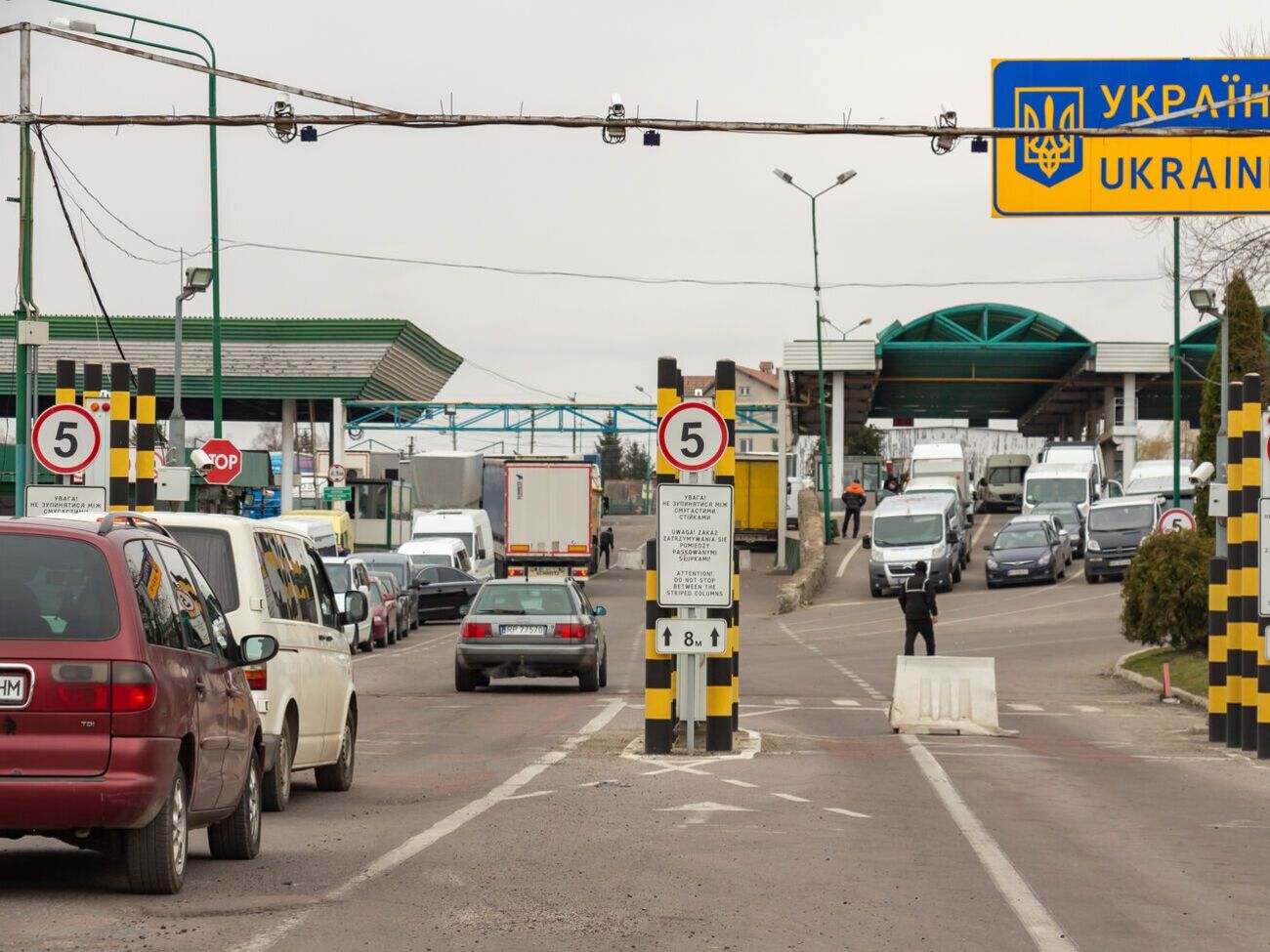 Заходи прикордонного контролю відбуваються відповідно до норм чинного законодавства, повідомив речник ДПСУ