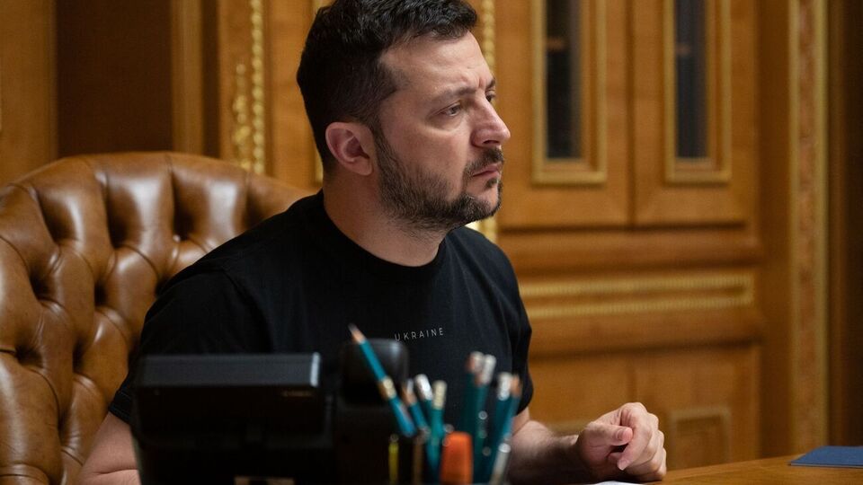 Украина готовит комплекс мер по реинтеграции Крыма, рассказал Зеленский