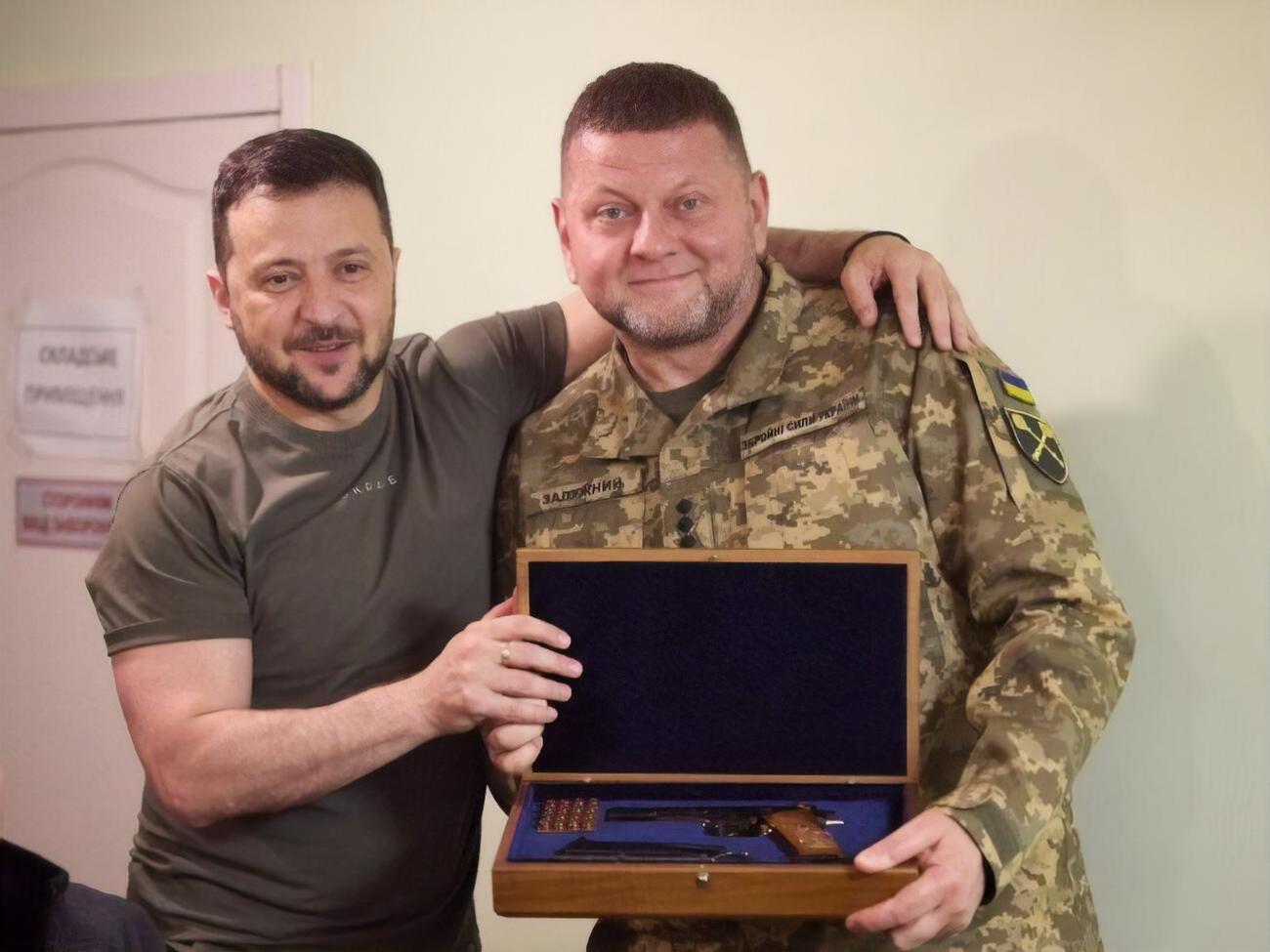 Зеленский наградил генерала Залужного&nbsp;за&nbsp;
выдающиеся личные заслуги в защите государства