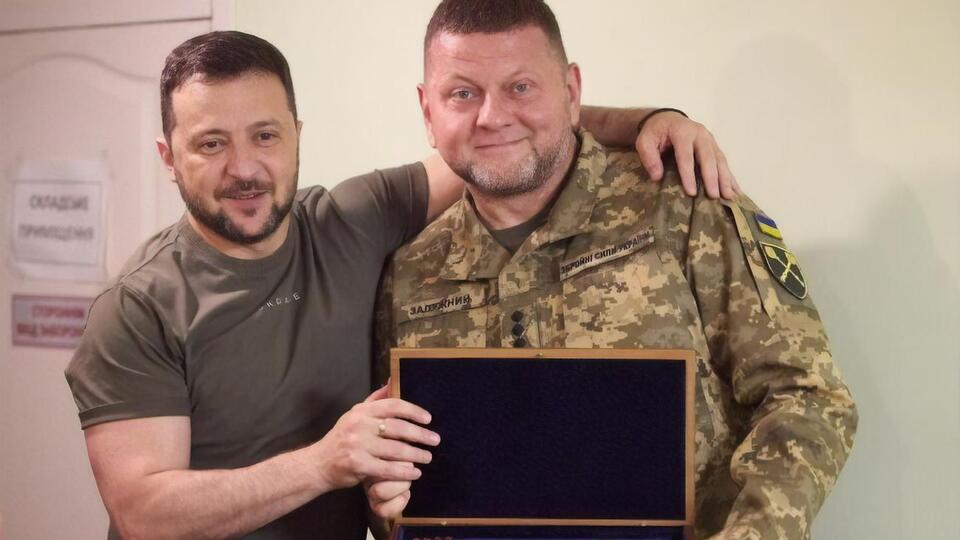 Зеленский наградил генерала Залужного за
выдающиеся личные заслуги в защите государства