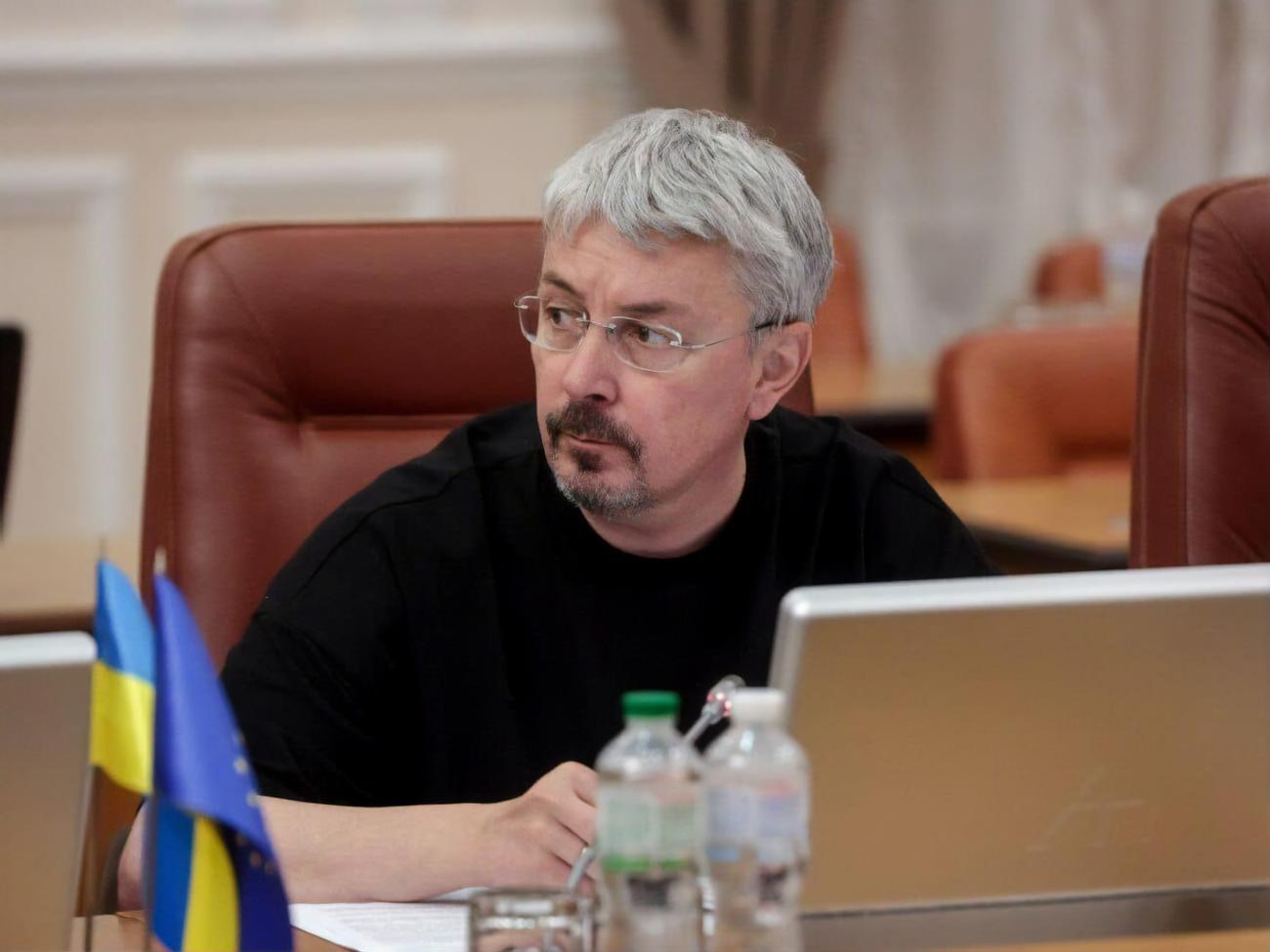 Ткаченко написал заявление об уходе с должности после критики президента