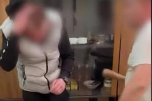 Військовослужбовця били битою, яку виявили під час обшуків у військкома