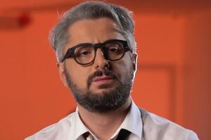 Гварамия: Я абсолютно уверен: они просто посылают, понимаете, скрипты, как работать. Прописанные скрипты разных кампаний, даже отдельных сюжетов, телевизионных репортажей