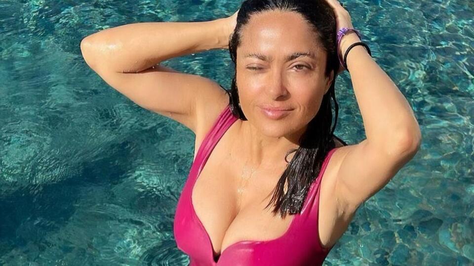 Гаєк підтримує красу за допомогою мікрострумових процедур і радіоліфтингу обличчя й тіла