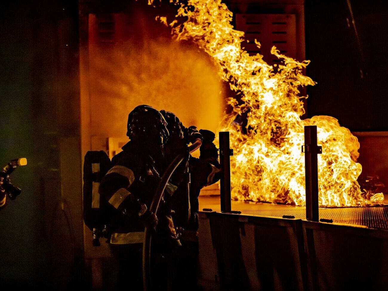 Чаще всего в военкоматах поджигали окна