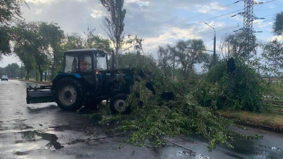 Куртєв показав наслідки грози в місті