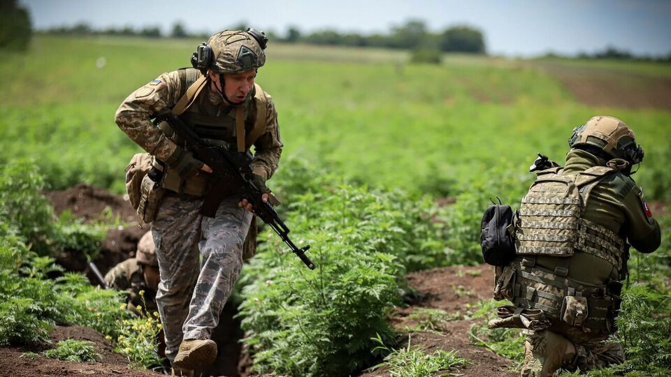 Украинские военные ведут наступательные действия на нескольких направлениях